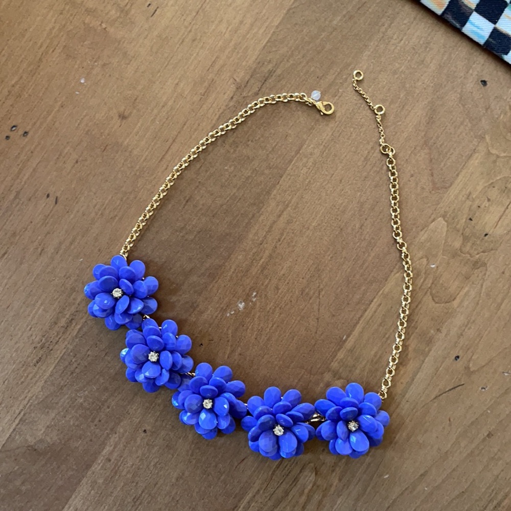 FLOWER necklace - Picture 3 of 6